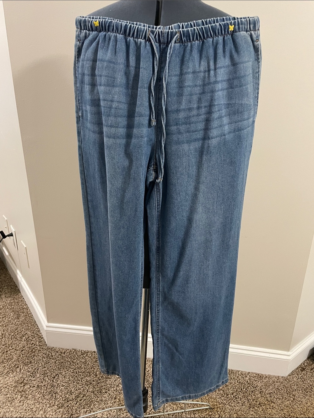 Vanilla Star Wide-Leg Drawstring Jeans in Medium Blue